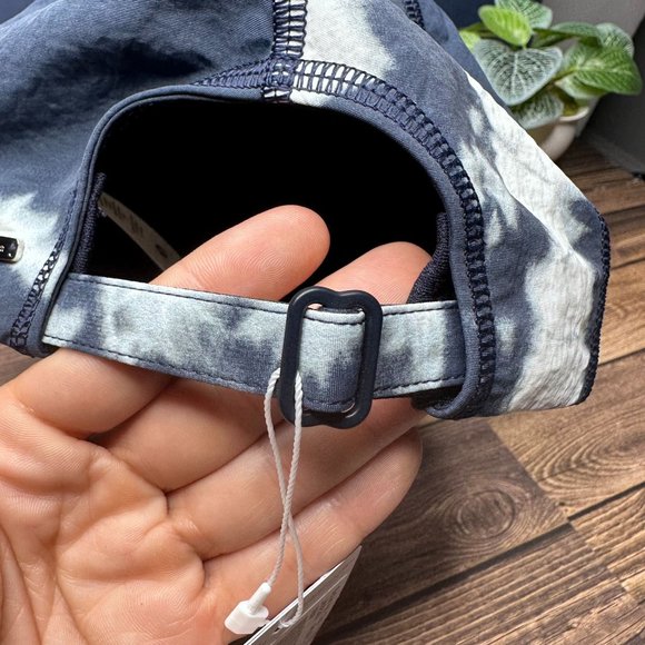 Lululemon Baller Hat Soft Adjustable NWT One Size (Indigo Ice Print Blue Multi) - Picture 10 of 13